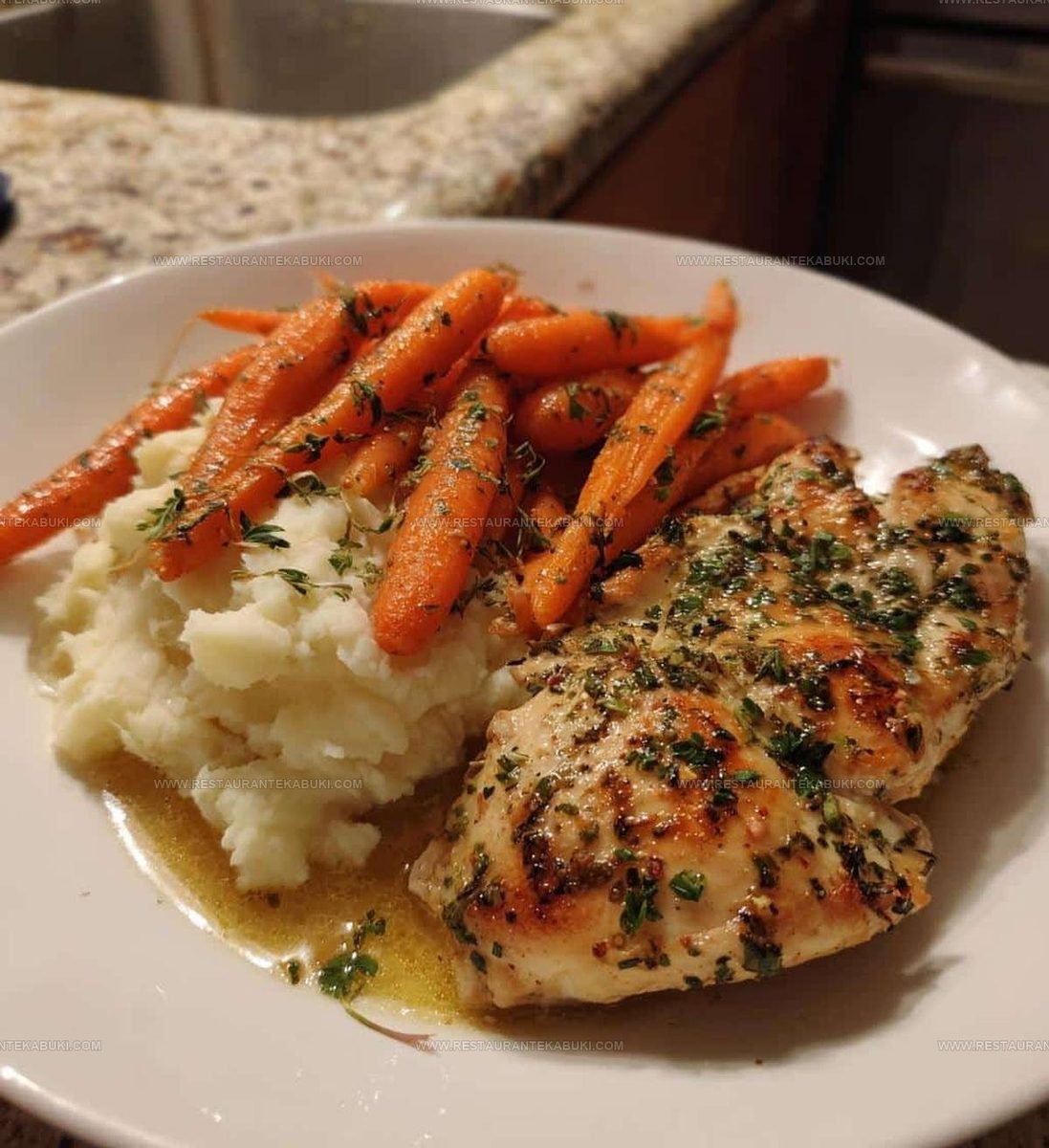 9902308 Savory Garlic Herb Chicken Mashed Potatoes Recipe